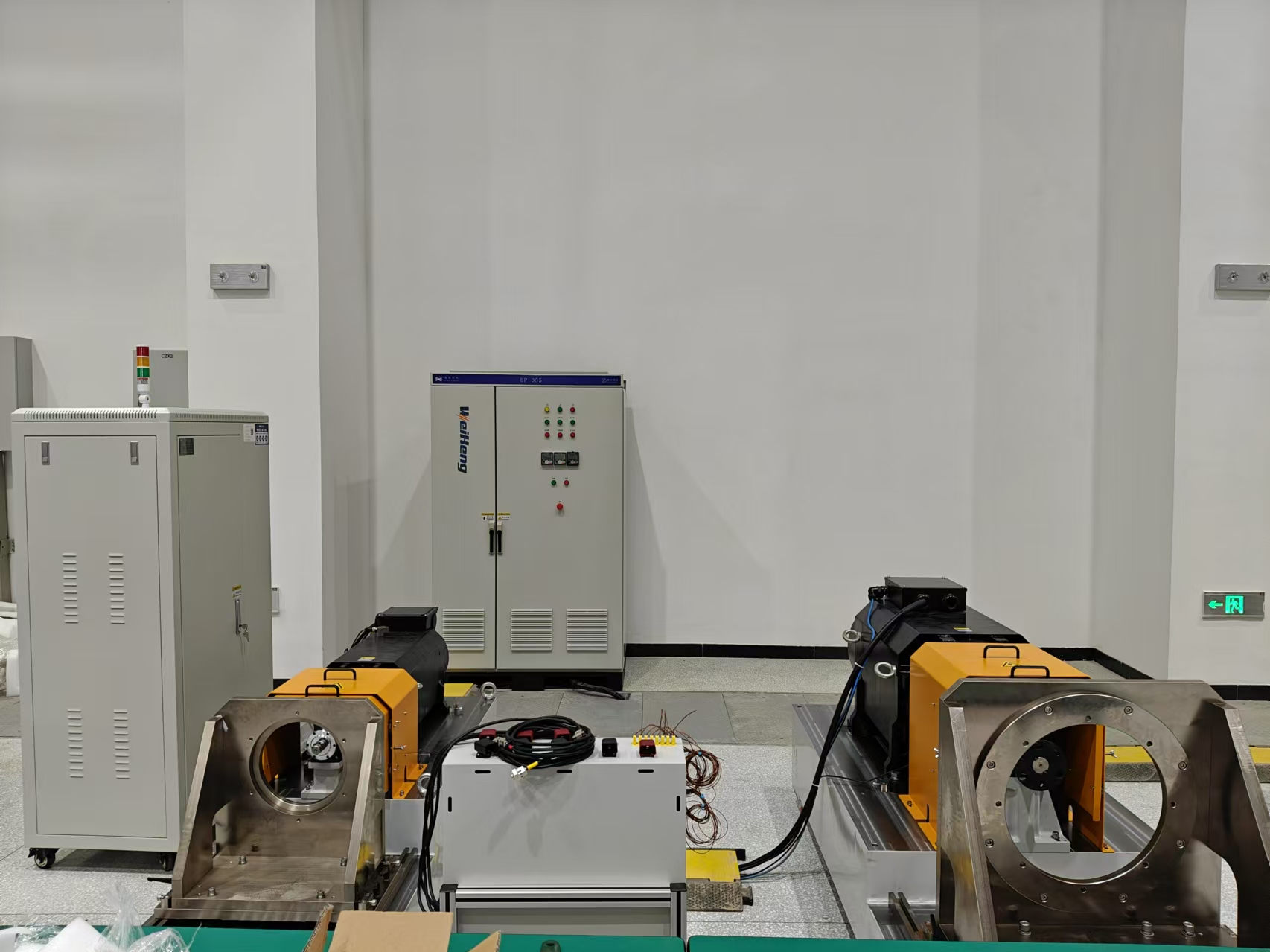 齊魯中科電工先進(jìn)電磁驅(qū)動(dòng)技術(shù)研究院調(diào)試現(xiàn)場